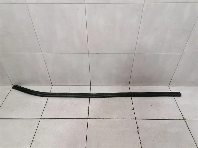 Ferrari 458 F142 Spider Door Seal 82243600 Door Seals LEFT LEFT