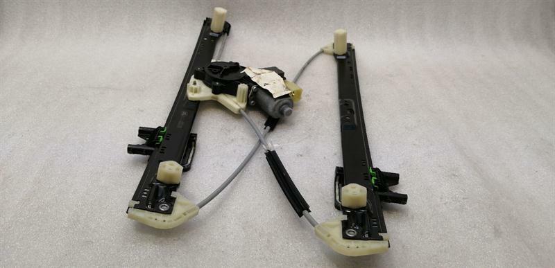 Land Rover Range Rover (L405) Range Rover L405 Left Rear Door Winder LR078165 Window Regulator Rear Left Body type: SUV
Fuel: Diesel