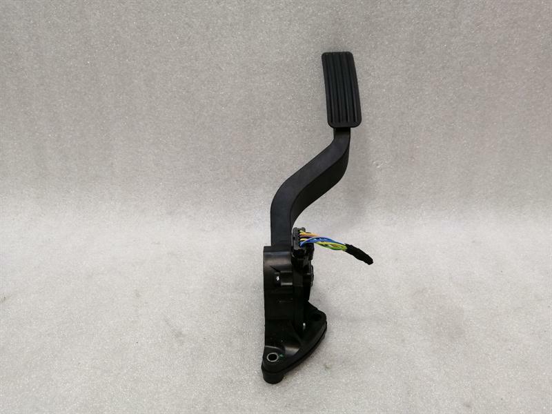 Land Rover Range Rover (L460) 2022-... LAND ROVER RANGE ROVER L405 Gas Pedal (Electrical) GK52-9F836-BA Accelerator Pedal RHD