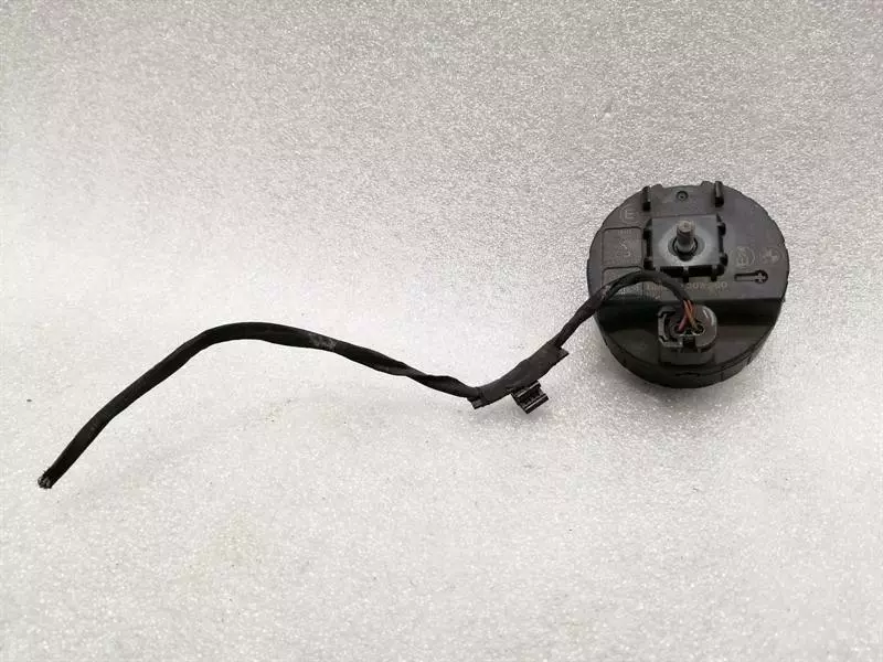 BMW 5 (F10 / F11) BMW 5 Series F10 alarm ECU 9303560 siren alarm horn alarm system