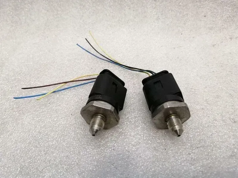 BMW 5 (F10 / F11) BMW 5 Series F10 Fuel Pressure Sensor 7620946 High Pressure Sensor