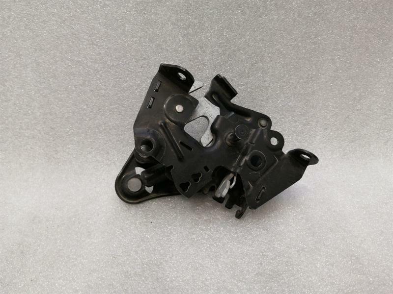 BMW 5 (F10 / F11) BMW 5 Series F10 F07 F01 Bonnet Lock 7183762 Bonnet Lock