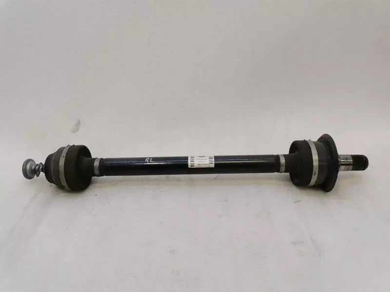 BMW 5 (G30 / G31) BMW 5 F90 G30 M5 Left Rear Drive Shaft 33207856937 Drive Shaft Rear Left Body type: Saloon
Fuel: Petrol