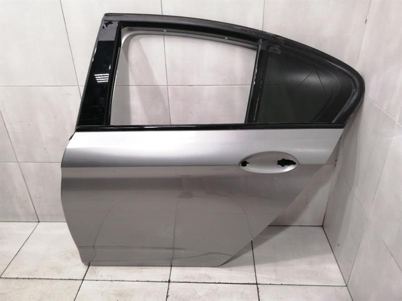 BMW 5 (G30 / G31) BMW 5 Series F90 G30 M5 Left Rear Door 41007408963 Door Rear Left Body type: Saloon
Fuel: Petrol