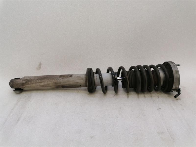 BMW 5 (G30 / G31) BMW 5 Series F90 G30 M5 Shock Absorber Rear 33508074121 Rear Shock Absorber EDC Body type: Saloon
Fuel: Petrol