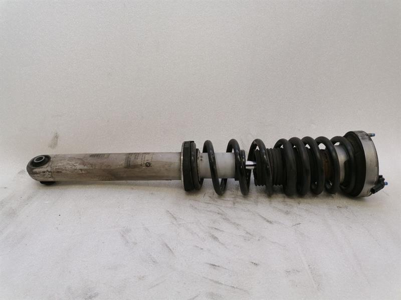 BMW 5 (G30 / G31) BMW 5 Series F90 G30 M5 Shock Absorber Rear 33508074121 Rear Shock Absorber EDC Body type: Saloon
Fuel: Petrol