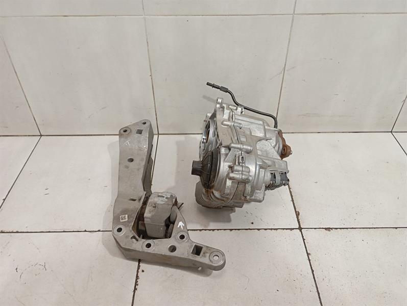 BMW 5 (G30 / G31) BMW 5 Series F90 G30 M5 Transfer Box 8098422 Transfer Case FAULTY Body type: Saloon
Fuel: Petrol