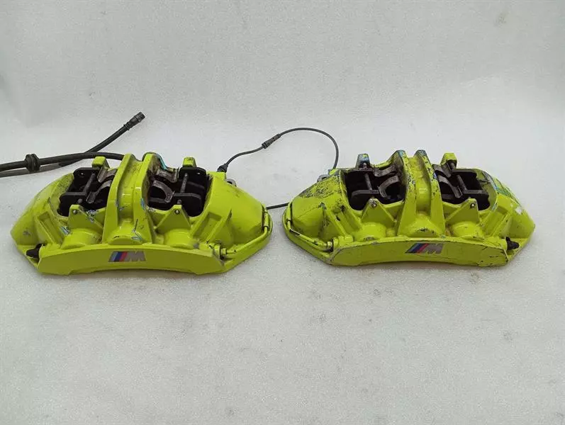 BMW 5 (G30 / G31) BMW 5 F90 G30 M5 Brake Caliper FRONT 34118089937 FRONT SET Brake Caliper FRONT Body type: Saloon
Fuel: Petrol