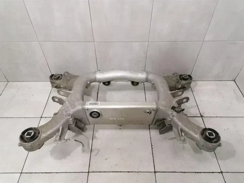 BMW 5 (G30 / G31) BMW 5 Series F90 G30 M5 Subframe Rear 7857057 Axle Frame Rear Axle Body type: Saloon
Fuel: Petrol
