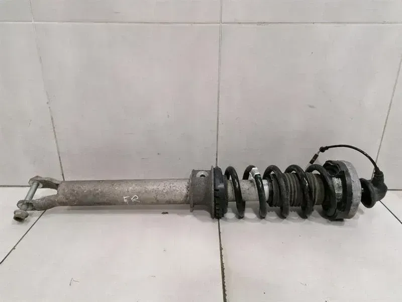BMW 6 (F06 / F12 / F13) BMW 6 Series F13 shock absorber front 2284668 shock absorber front VDC EDC Body type: Coupe
Fuel: Petrol
