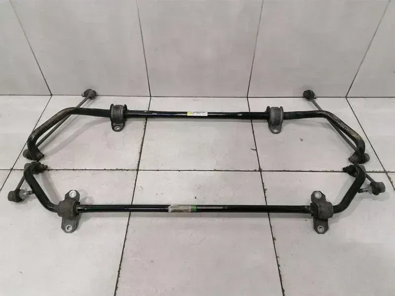 BMW 6 (F06 / F12 / F13) BMW 6 Series F13 Anti Roll Bar SET 33552284512 Stabiliser SET 31352284511 Body type: Coupe
Fuel: Petrol