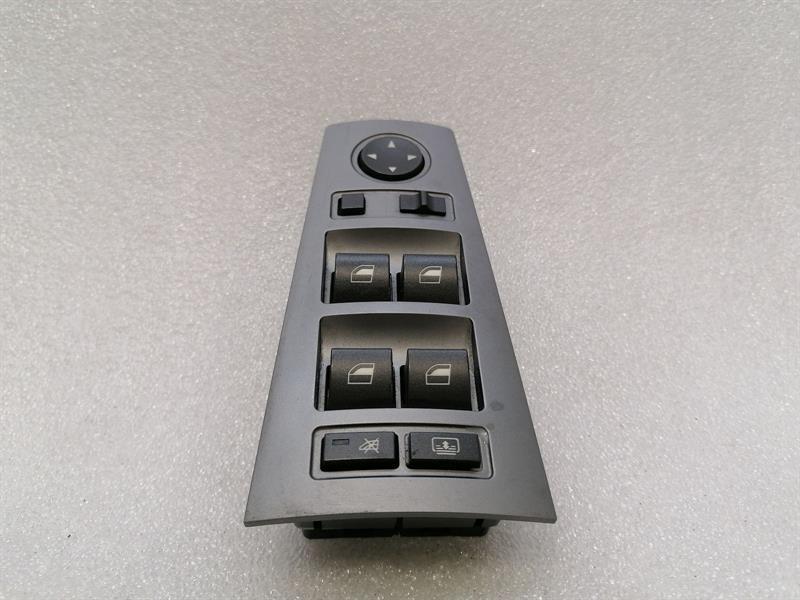 BMW 7 (E65 / E66 / E67 / E68) BMW 7 series E65 E66 main window switch 6943054 switch window rear roller blind Body type: Saloon
Fuel: Petrol