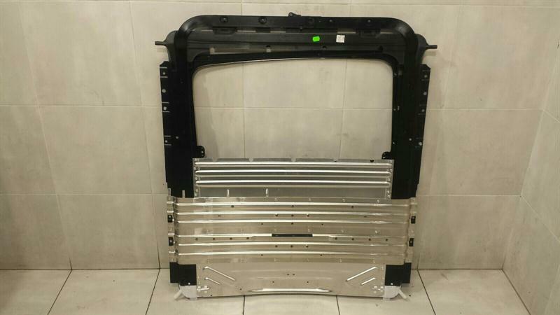BMW 7 (E65 / E66 / E67 / E68) BMW 7 series E65 sunroof frame 7028569 sunroof frame Body type: Saloon
Fuel: Petrol