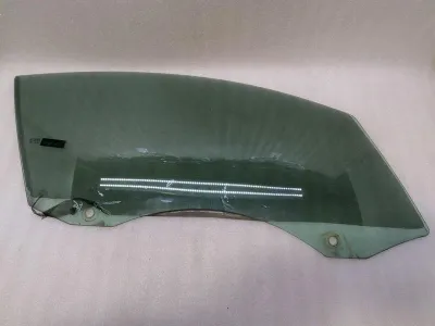 ASTON MARTIN VANTAGE V8 labās puses priekšējo durvju stikls 6G33-C21410-DA durvju logs pa labi