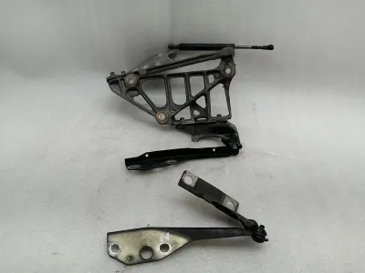 Комплект петель капота ASTON MARTIN VANTAGE V8 6G33-16801-AA Комплект петель капота