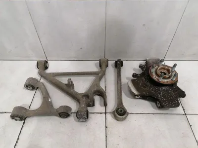 Aston Martin Vantage V8 Radnabe Hinten Rechts 8D33-5A970-AB Radlagergehäuse Hinten Re