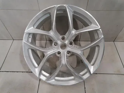 Felga aluminiowa Ferrari GTC4 przednia 327108 8.5J X20 ET46.5