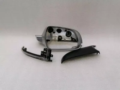 Audi RS5 8T höger backspegel delar 8F0857528A ytterspegelkåpa höger