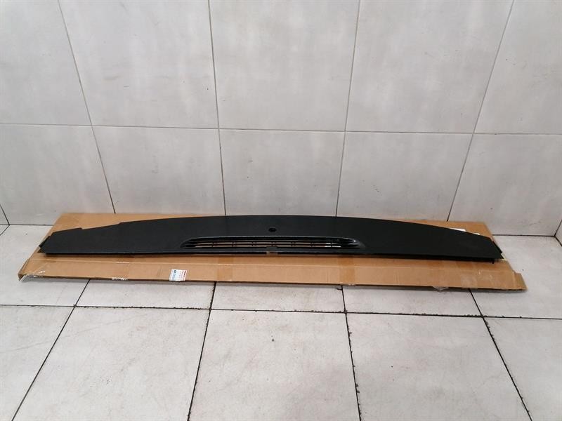 Maserati GranTurismo SILVERADO GMC SIERRA CADILLAC ESCALADE DASHBOARD TRIM 23224733 Body type: Coupe
Fuel: Petrol