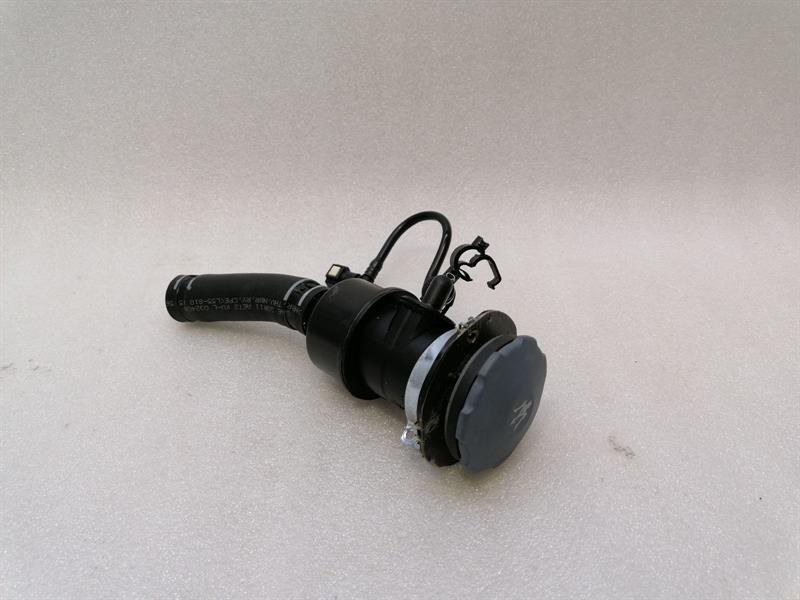 Maserati GranTurismo Maserati Granturismo M145 Fuel Filler Neck 222257 Filler Connector Body type: Coupe
Fuel: Petrol