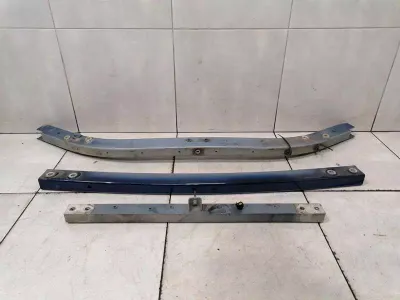 MASERATI GRANTURISMO M145 främre stötfångarbalk 67275300 låsbärare frontmask