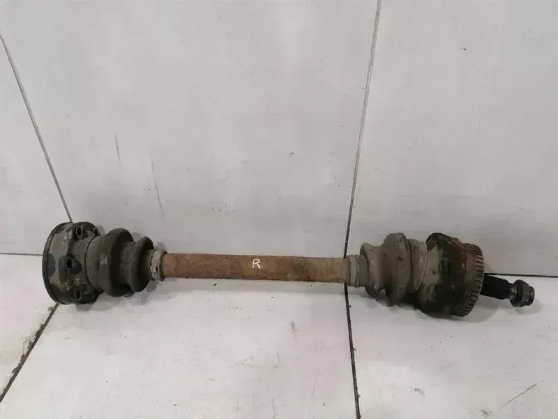 Mercedes-Benz CLK (W208) Mercedes CLK W208 drive shaft rear right A2083500510 rear right drive shaft Body type: Convertible
Fuel: Petrol
