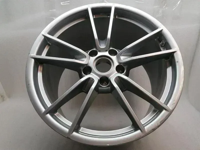 Porsche 911 (992) Porsche 911 992 Alloy Wheel 992601025A Alloy Rim 11.5 X20 ET67 Body type: Coupe
Fuel: Petrol