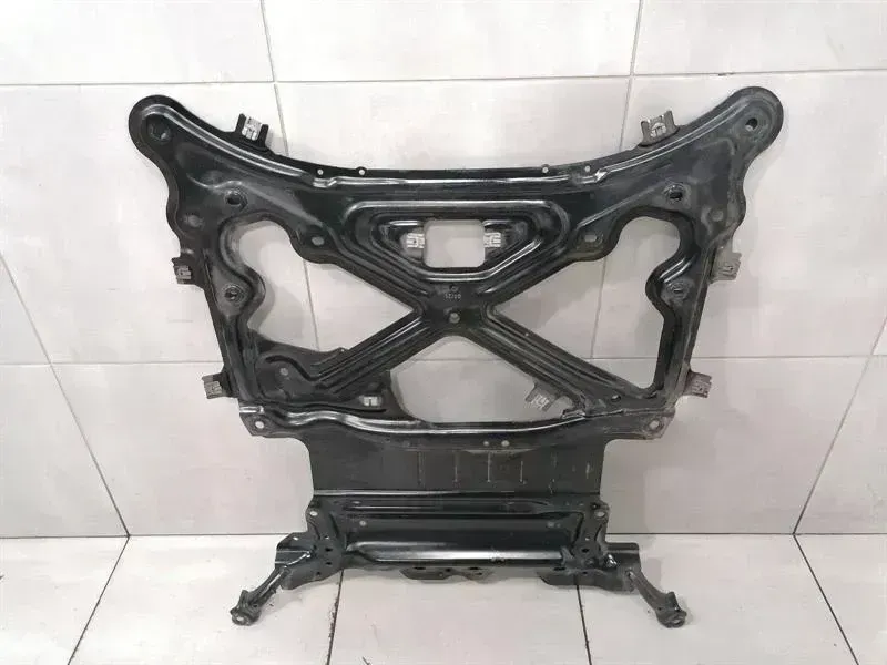 Bentley Bentayga BENTLEY BENTAYGA 36A MK2 Strut Brace Front 4M0399345L Front Axle Support Body type: SUV
Fuel: Petrol