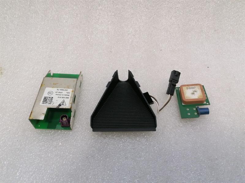Porsche 911 (992) Porsche 911 992 992845109 Antennas Body type: Coupe
Fuel: Petrol