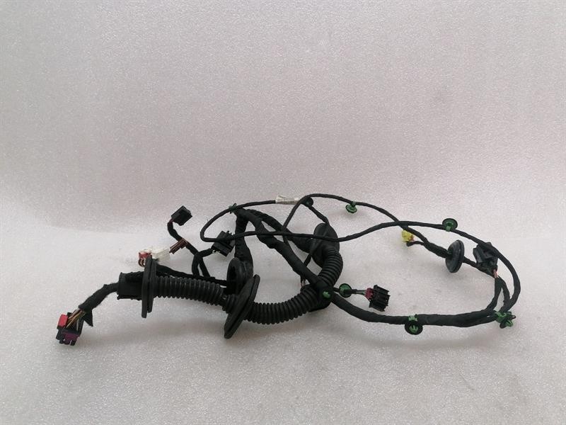 Porsche 911 (992) Porsche 911 992 Left Door Wiring Loom 9P5972118D Wiring Harness Left Door Body type: Coupe
Fuel: Petrol