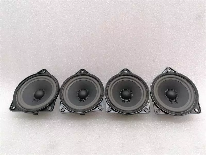Porsche 911 (992) Porsche 911 992 Speaker Set of 4 971035415E Speaker Set Body type: Coupe
Fuel: Petrol