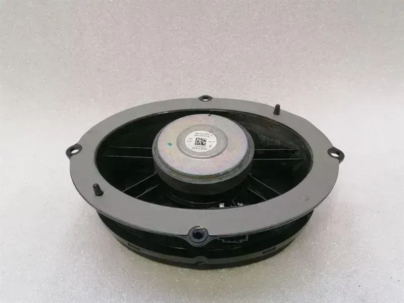 Bentley Continental GT Bentley Continental GT 18-24 3S 3SD Speaker 3SA03541D Loudspeakers Body type: Coupe
Fuel: Petrol