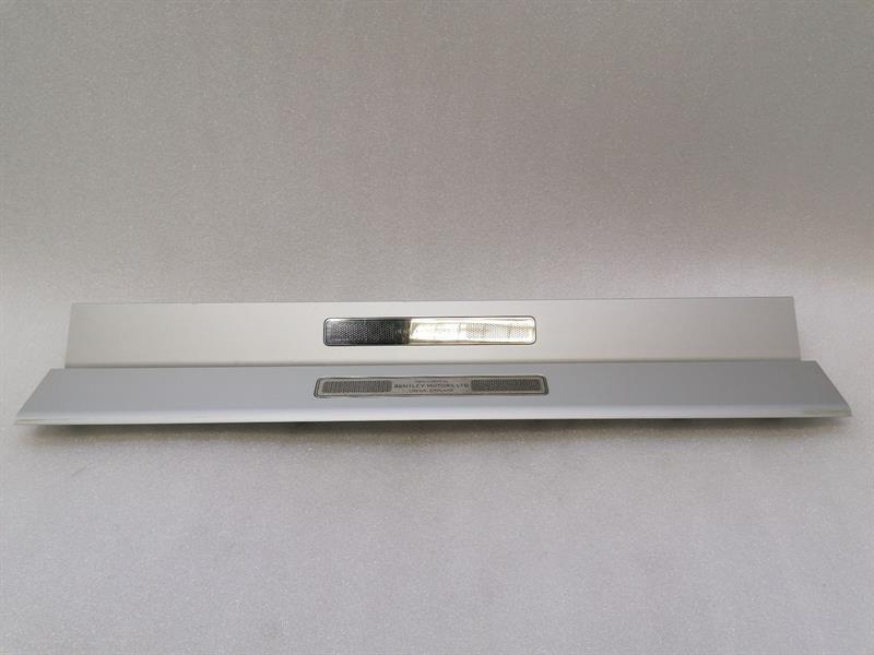 Bentley Continental GT Bentley Continental GT 18-24 3S 3SD Door Sill 3SD862431J Door Sill Trim Body type: Coupe
Fuel: Petrol