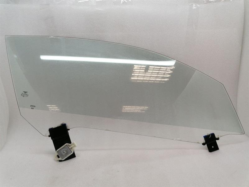 Bentley Continental GT Bentley Continental GT 18-24 3S 3SD Right Front Door Glass Front Door Glass Re Body type: Coupe
Fuel: Petrol