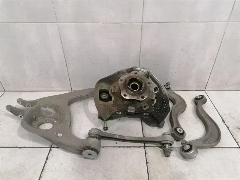 Bentley Continental GT Left Rear Hub Bentley Continental GT 3SD Left Rear Hub 971505...