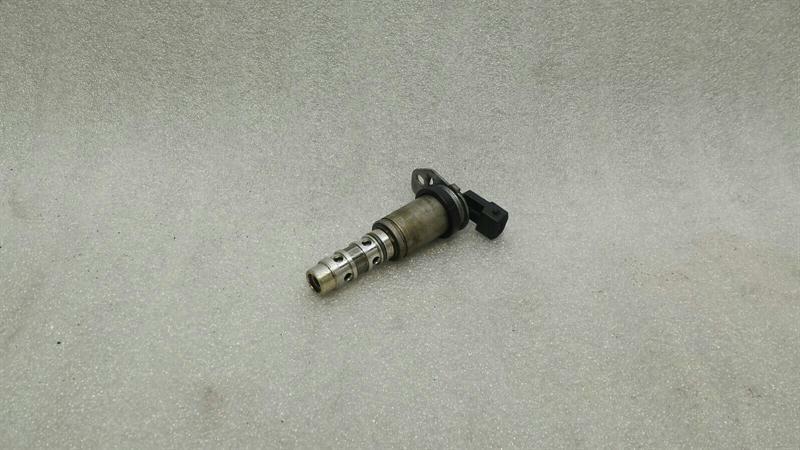 BMW 3 (E90 / E91 / E92 / E93) BMW 3 SERIES E92 M3 SOLENOID VALVE 7843117 CAMSHAFT SOLENOID VALVE 4.0