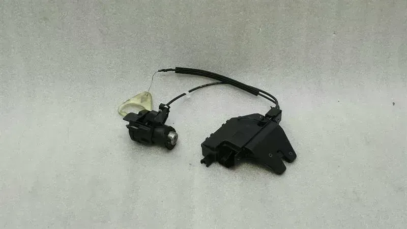 BMW 3 (E90 / E91 / E92 / E93) BMW 3 Series E92 Boot Lock 7840617 Tailgate Lock Body type: Coupe
Fuel: Petrol