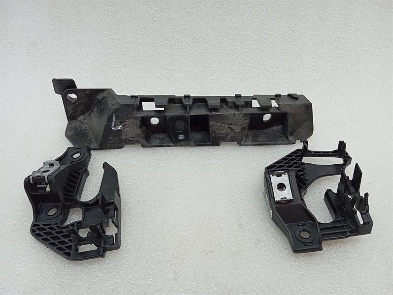Porsche 911 (992) Porsche 911 992 GT3 rear bumper holder bracket 992807886E holder carrier rear Body type: Coupe
Fuel: Petrol