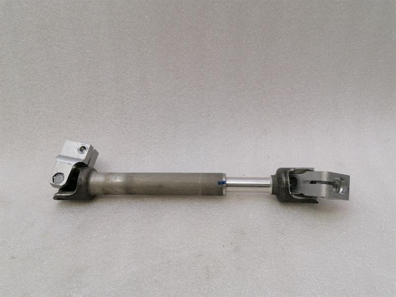 Porsche 911 (992) Porsche 911 992 Steering Joint 992419753C Tie Rod Body type: Coupe
Fuel: Petrol