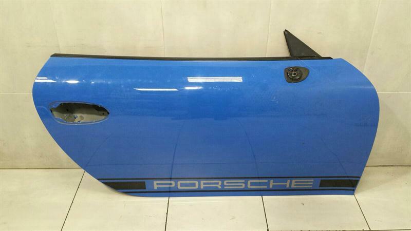 Porsche 911 (991) Porsche 911 R 991 Right Front Door 99153191201 Door Front Right Body type: Coupe
Fuel: Petrol