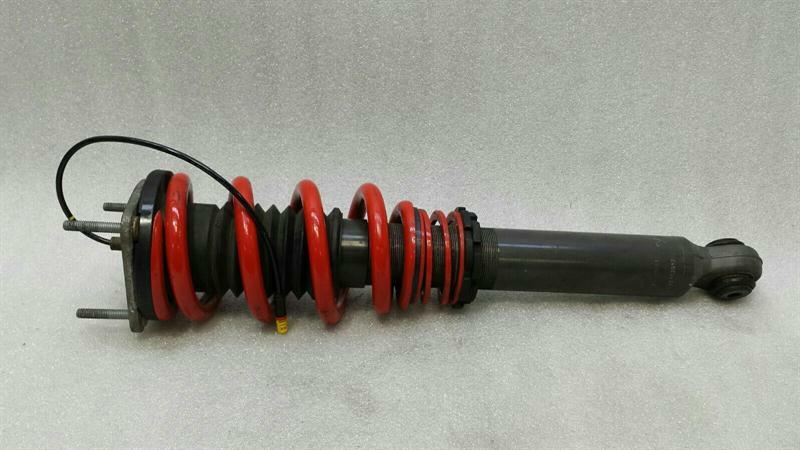 Porsche 911 (991) Porsche 911R 991 GT3 RS absorber rear 99133305181 shock absorber rear PASM Body type: Coupe
Fuel: Petrol
