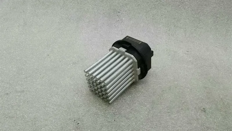 Porsche 911 (991) Porsche 911 R 991 Heater Resistor 5HL008941 Blower Regulator Regulator Body type: Coupe
Fuel: Petrol