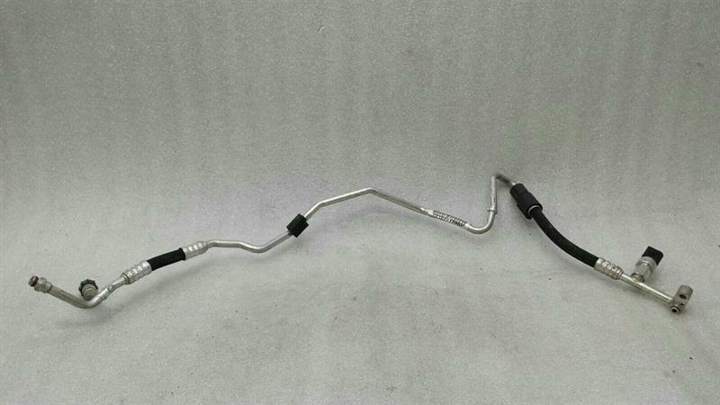 Porsche 911 (991) Porsche 911 R 991 A/C pipe 99157310907 air conditioning line air conditioning Body type: Coupe
Fuel: Petrol