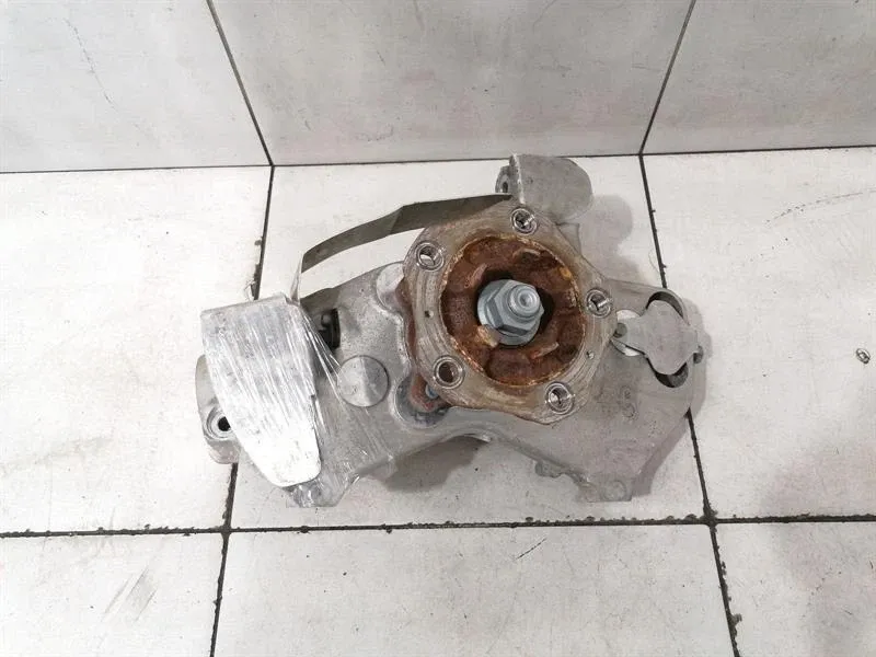Porsche Cayman 718 GT4 Right Front Hub 99134165881 Wheel Bearing Housing Front Right