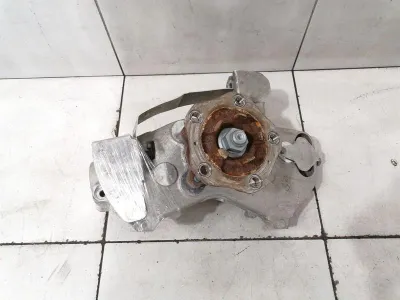 Porsche Cayman 718 GT4 höger framnav 99134165881 Hjullagerhus fram höger