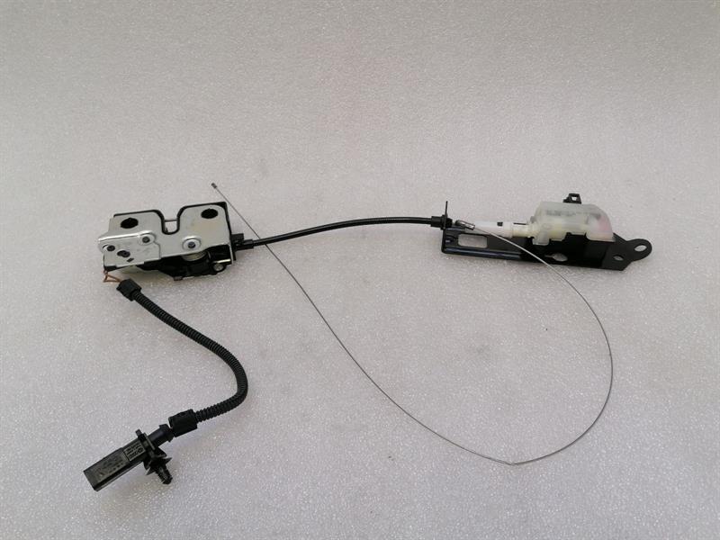 Porsche Boxster (981) Boot Lock Porsche Boxster Spyder 718 boat lock 9915120530...