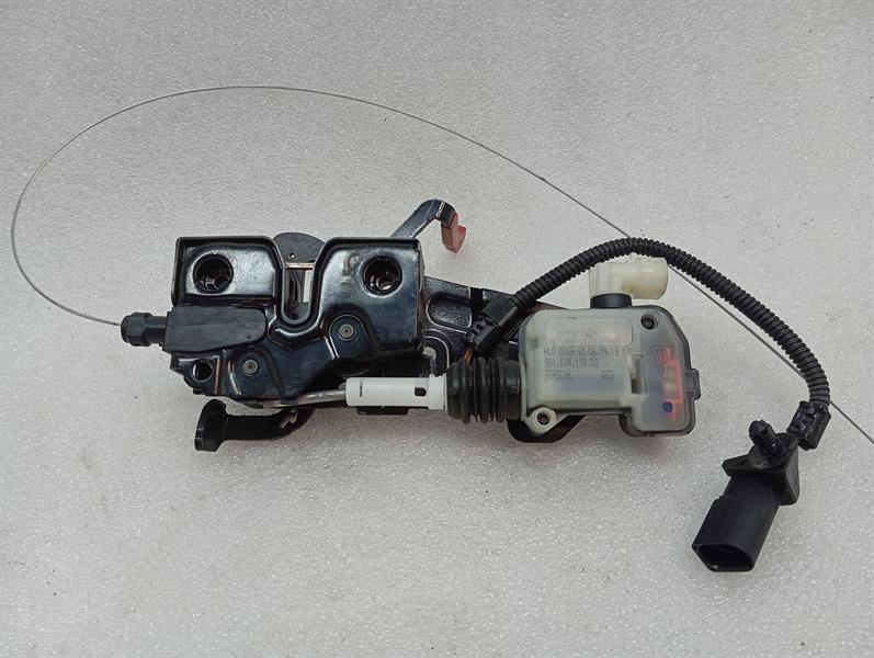 Porsche Boxster (981) bonnet lock Porsche Boxster Spyder 718 Bonnet Lock 9P182350...