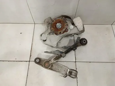Porsche Boxster Spyder 718 Left Front Hub 99134165781 Wheel Bearing Housing Front Li