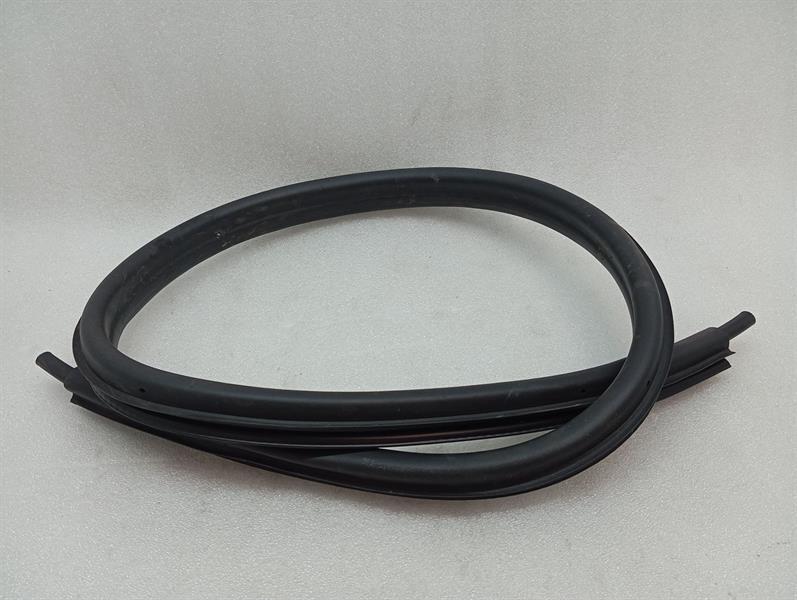 Porsche Boxster (981) Door Seal Porsche Boxster Spyder 718 Door Seal 9815370750...