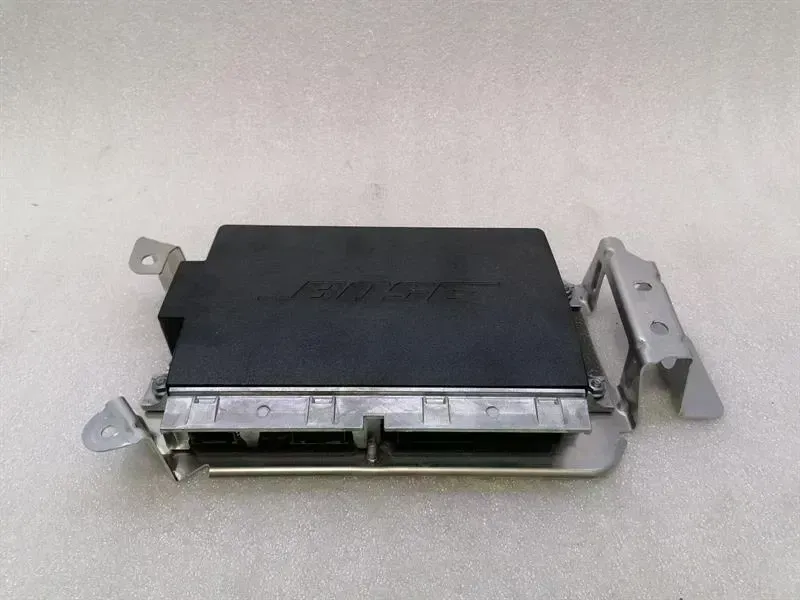 Porsche 911 (992) Porsche 911 992 Amplifier 9J1035223F Bose Amplifier Audio Body type: Coupe
Fuel: Petrol